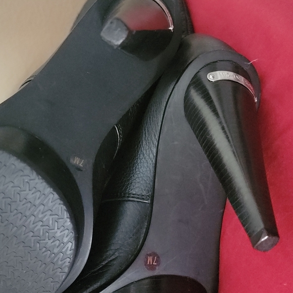 Michael kors Booties. FIRM PRICE - Picture 5 of 9